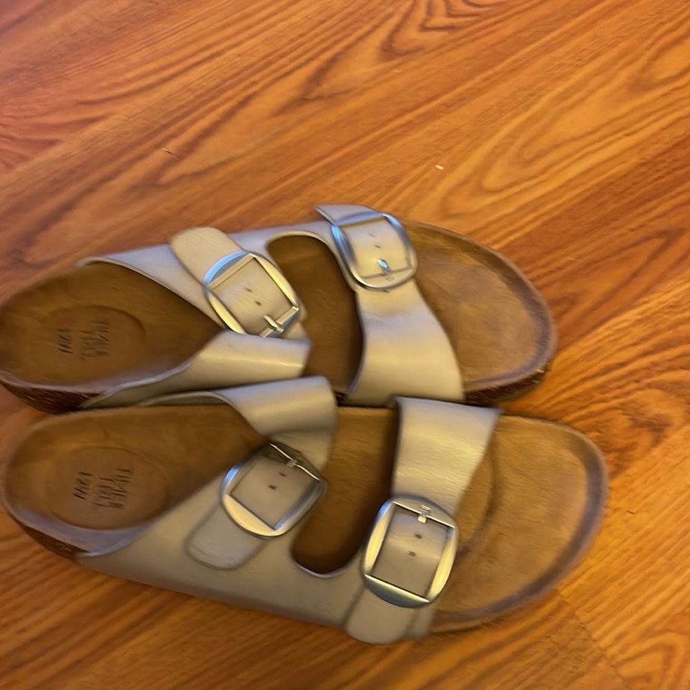 Time and Tru gray sandals - Picture 4 of 5